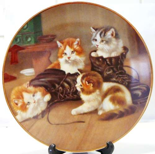 'Puss in Boots' A Collectors Plate from the Delightful Kitten Scenes.