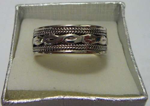 Classy Sterling Silver Ring with Twisted Rope Design