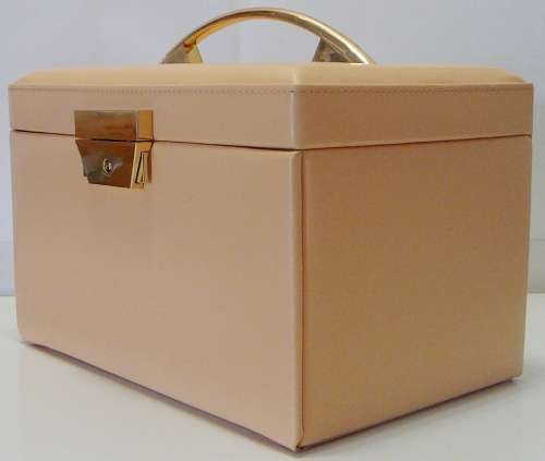 An Unused Salmon Pink Genuine Leather  Large Travel Jewellery Case from Leathersmith of London