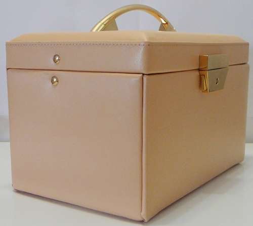 An Unused Salmon Pink Genuine Leather  Large Travel Jewellery Case from Leathersmith of London