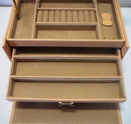 An Unused Salmon Pink Genuine Leather  Large Travel Jewellery Case from Leathersmith of London