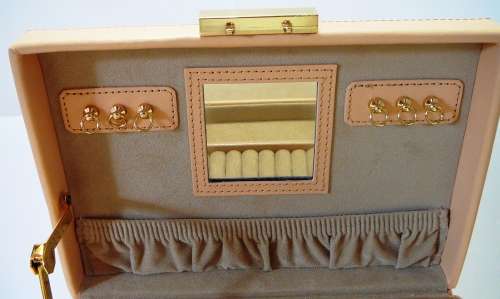 An Unused Salmon Pink Genuine Leather  Large Travel Jewellery Case from Leathersmith of London