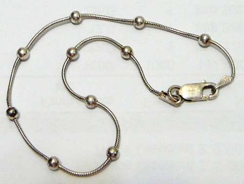 A Delicate Sterling Silver Bracelet Chain with 10 Spheres - Italy