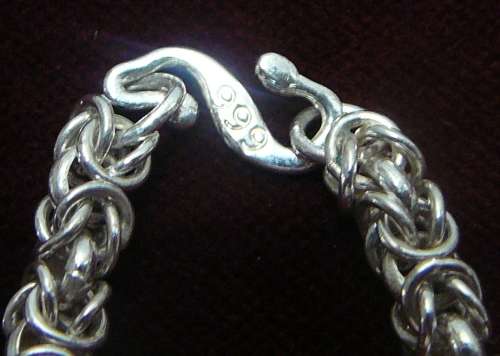 One to Treasure - A Charming Ladies Silver Necklace Chain Stamped 999