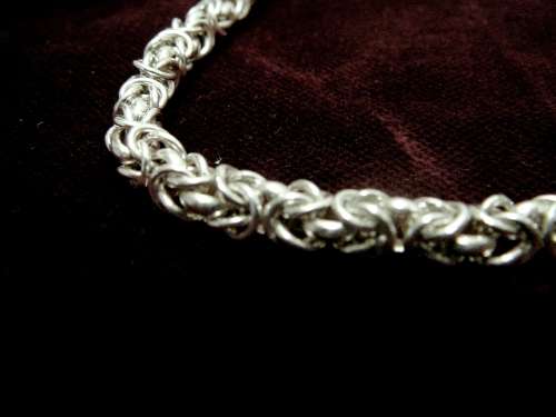 One to Treasure - A Charming Ladies Silver Necklace Chain Stamped 999