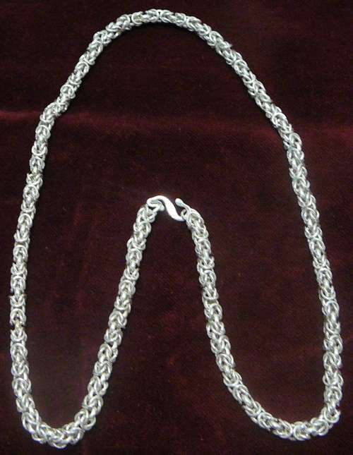 One to Treasure - A Charming Ladies Silver Necklace Chain Stamped 999