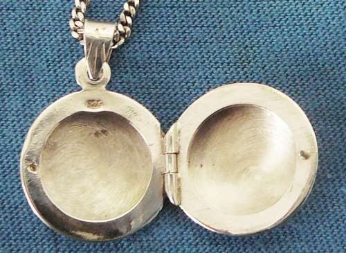 Splendid Sterling Silver Decorated Locket and Chain