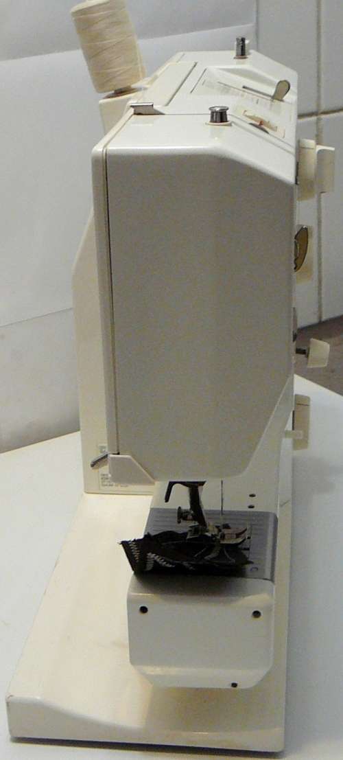 Bernina 1000 Special Sewing Machine - Made in Switzerland