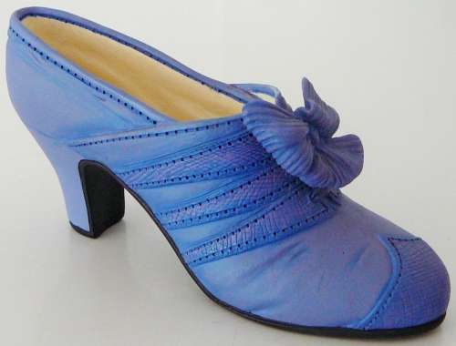 'Just The Right Shoe' - Collectible - 'Class Act'