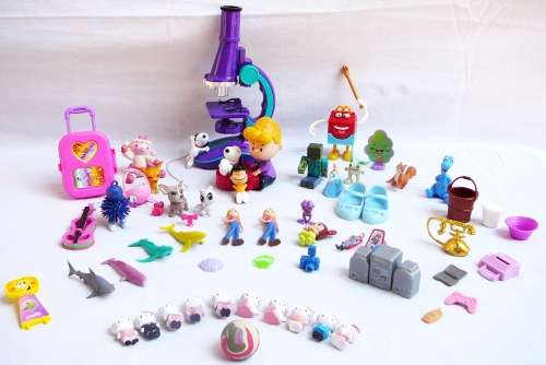 59 Pieces of Mixed Toys - Snoopy, Lucy and Schroeder and a Toy Microscope