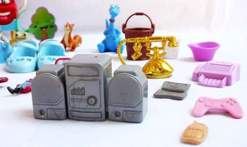 59 Pieces of Mixed Toys - Snoopy, Lucy and Schroeder and a Toy Microscope