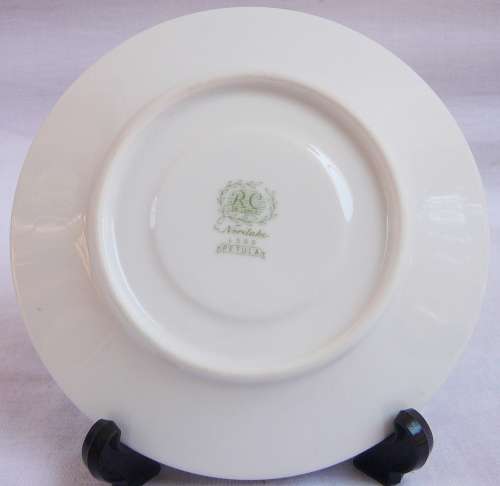 A Single Noritake Saucer of the Petula Pattern