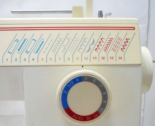 Singer Sewing Machine Model 5910 Harmonie