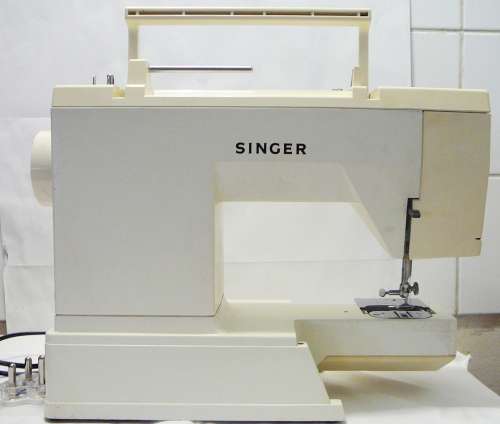 Singer Sewing Machine Model 5910 Harmonie