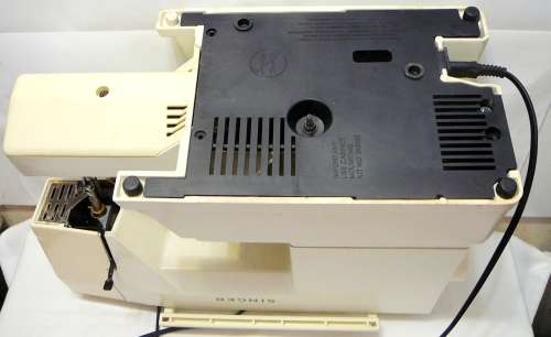 Singer Sewing Machine Model 5910 Harmonie