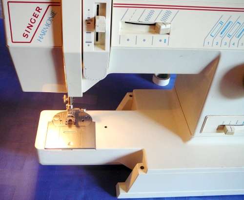 Singer Sewing Machine Model 5910 Harmonie