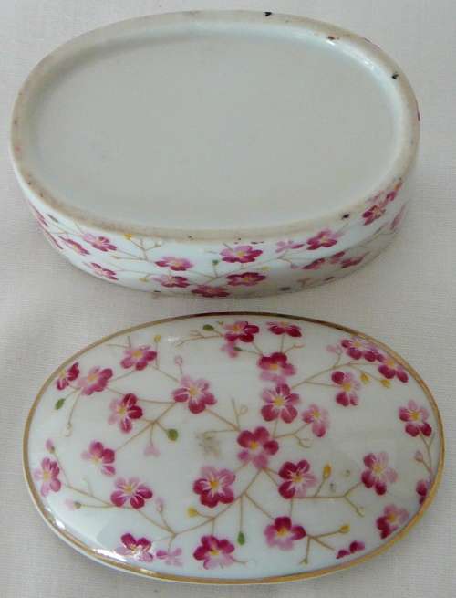 A Cute Small Pink Flower Trinket Box