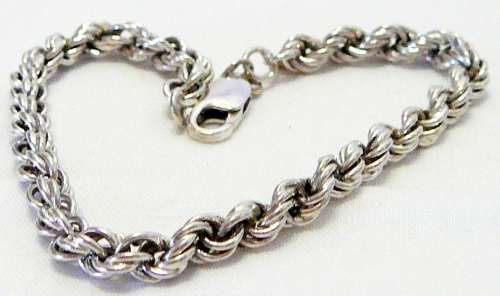 An Elegant Sterling Silver Twisted Bracelet Chain