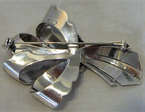 A Stunning Vintage Sterling Silver Brooch set with 6 Pearls and Marcasites