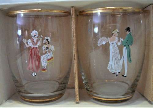 A Boxed Set of 6 22ct Gold Trimmed Shot Glasses