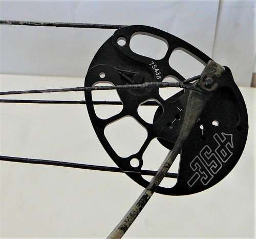 A Compound Bow by PSE Model Chaos S1 with Bag and Quiver