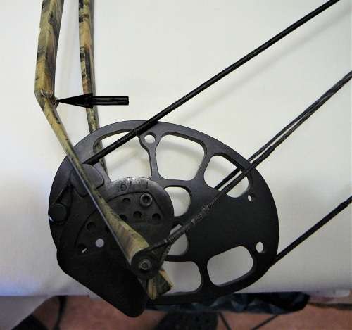 A Compound Bow by PSE Model Chaos S1 with Bag and Quiver