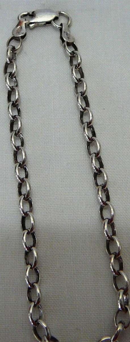 A Very Smart Sterling Silver Bracelet Chain
