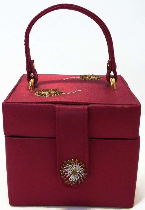 A Very Pretty Travelling Jewellery Box