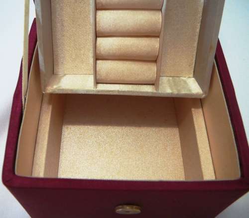 A Very Pretty Travelling Jewellery Box