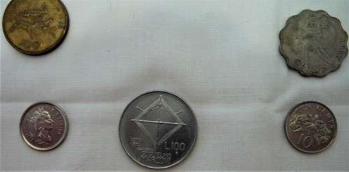 A Beginners Selection of 12 Assorted Coins