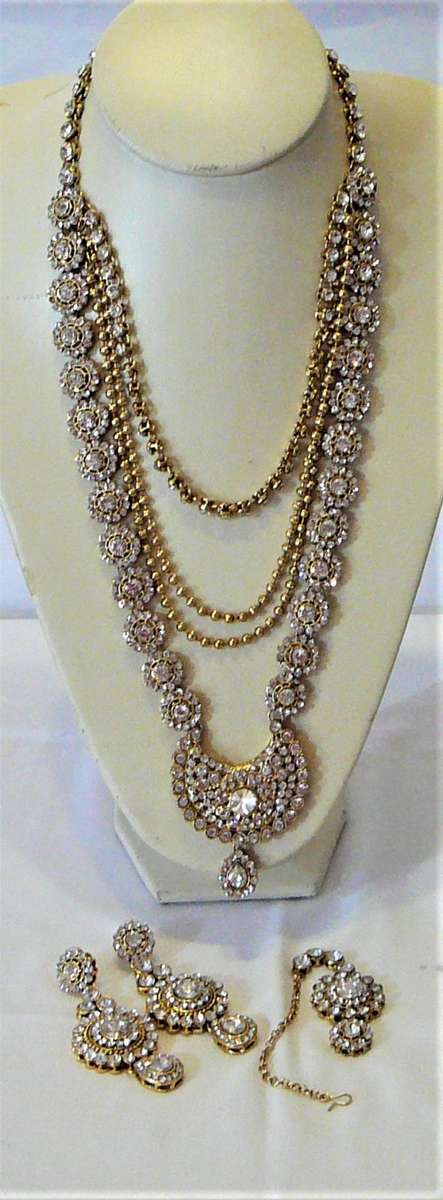An Exquisite Set of Indian Style Wedding Jewelry