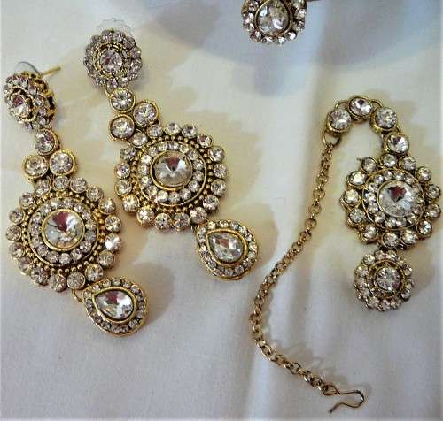 An Exquisite Set of Indian Style Wedding Jewelry