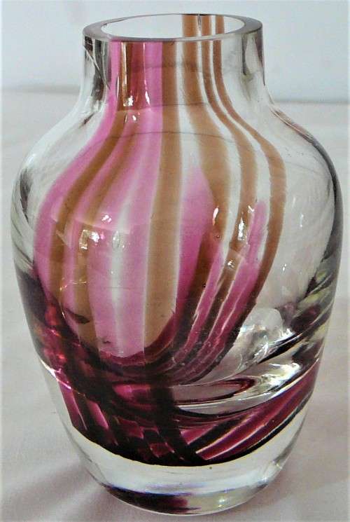 An Awesome Clear Venetiasn Glass Vase with Shades of Red Highlights