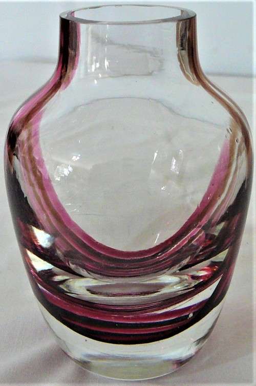 An Awesome Clear Venetiasn Glass Vase with Shades of Red Highlights