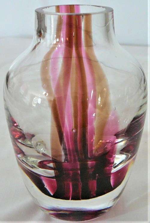 An Awesome Clear Venetiasn Glass Vase with Shades of Red Highlights