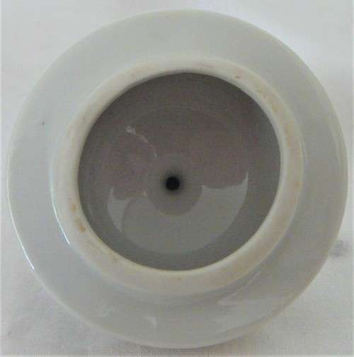 A Superb Gold Trimmed Flower Decorated Japanese Ginger Jar