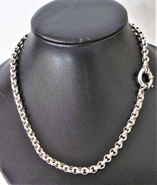 A Very Classy Sterling Silver Necklace Chain