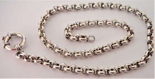 A Very Classy Sterling Silver Necklace Chain