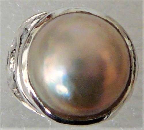 A Beautiful Sterling Silver Ring set with a Natural Pinkish Mabe Pearl