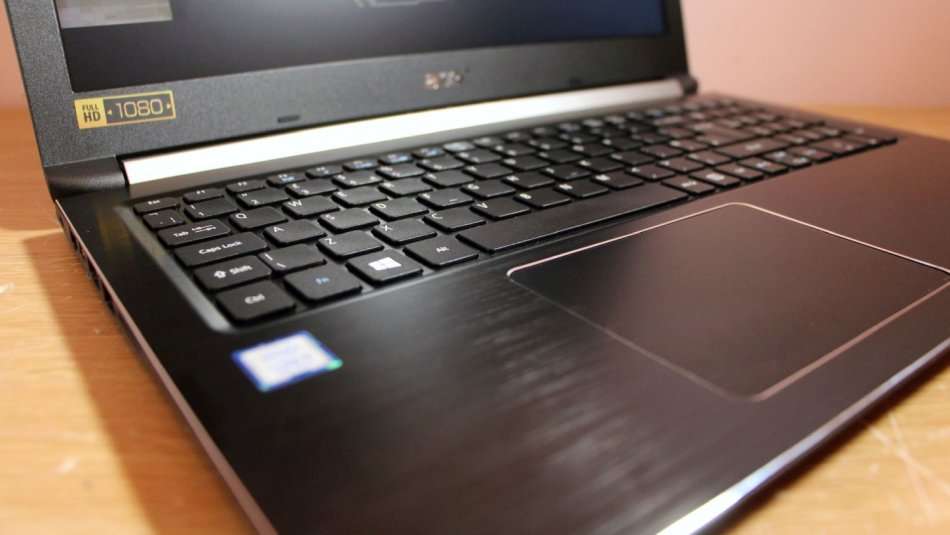 **BRILLIANCE**ACER ASPIRE 5 i7-7th GEN**DDR4 4GB**1000GB HDD**HD 620 GRAPHICS***