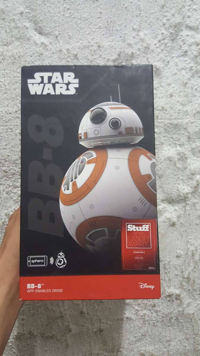 ****STARWARS BY SPHERO****THE BB-8 STARWARS DROID***FULLY INTERACTIVE