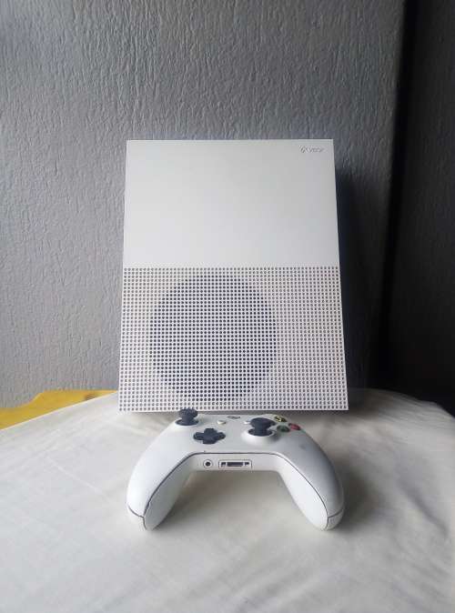 Xbox One S 500GB - ***Good Condition ***