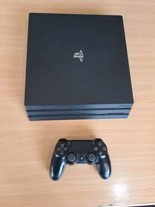 Sony Playstation PS4 Pro - in great condition!