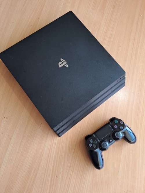 Sony Playstation PS4 Pro - in great condition!