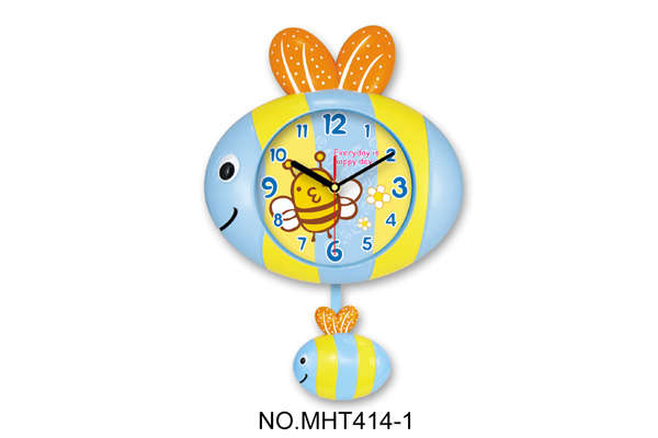 Cute Wall Clock With a SWAYING Bee!!