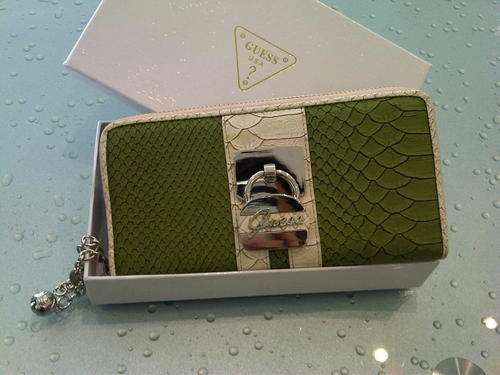 New 2011 Guess Wallet - Green- VERY DIFFERENT!!
