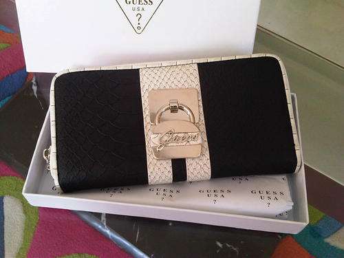 New 2011 Guess Wallet - Black- VERY DIFFERENT!!
