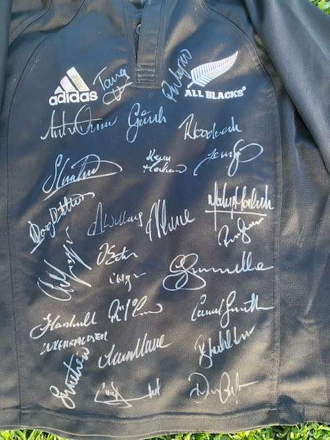 All Black 2005 team signed
