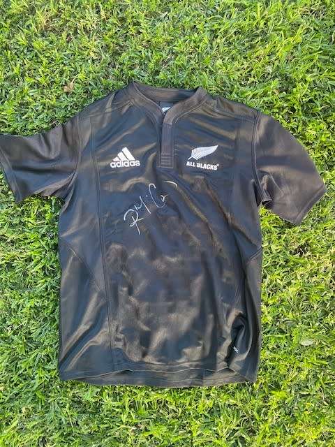 All Black jersey Richie McCaw signed