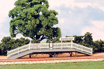 Wills SS25 Station Halt with Fences & Signs Kit (OO/HO)